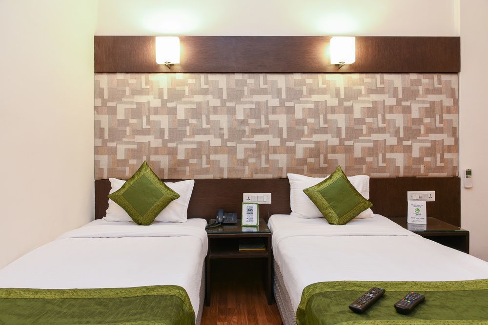 Treebo Trend Wood Bridge Hotell Hyderabad Exteriör bild
