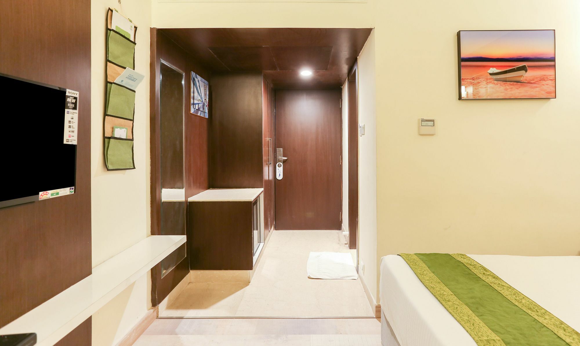 Treebo Trend Wood Bridge Hotell Hyderabad Exteriör bild