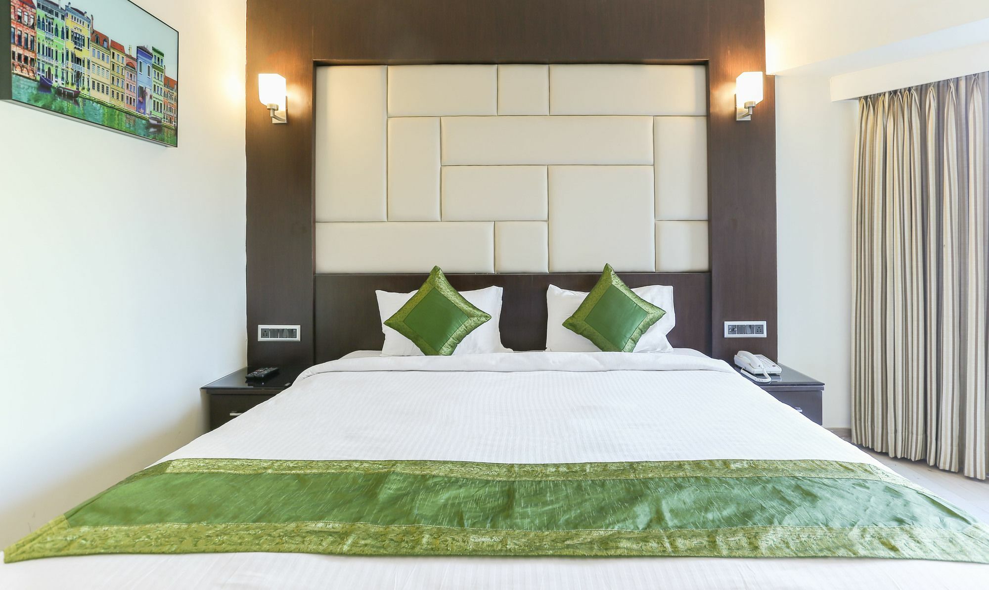 Treebo Trend Wood Bridge Hotell Hyderabad Exteriör bild
