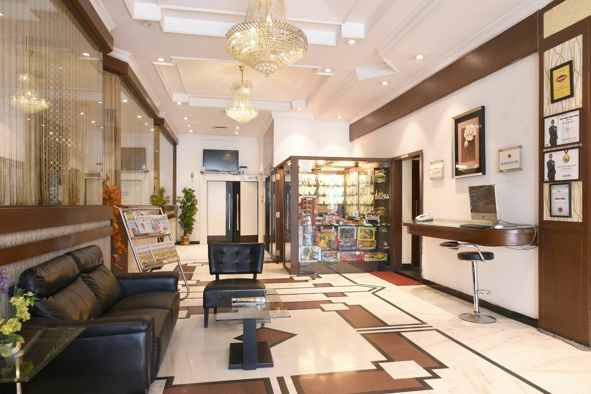 Treebo Trend Wood Bridge Hotell Hyderabad Exteriör bild
