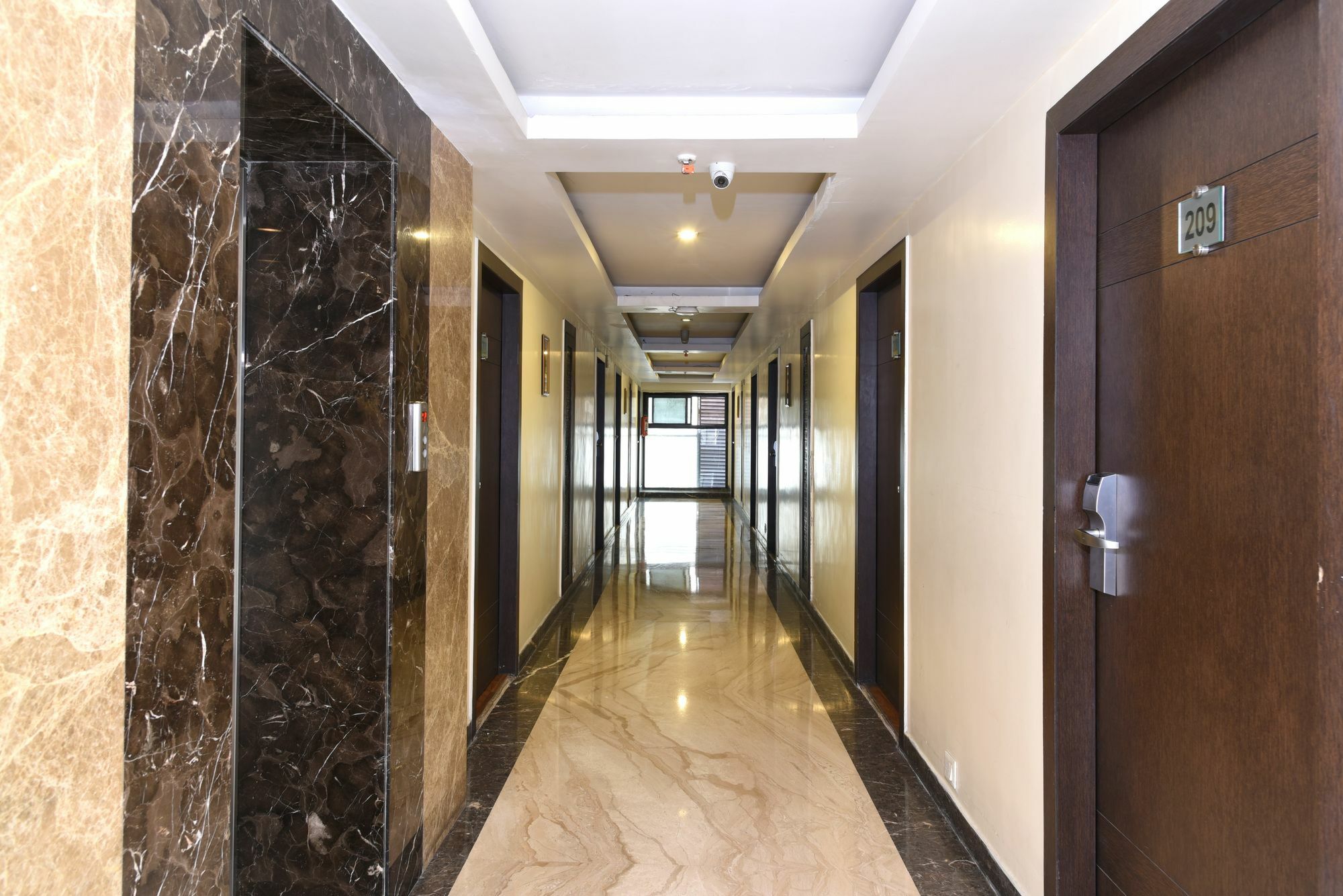 Treebo Trend Wood Bridge Hotell Hyderabad Exteriör bild