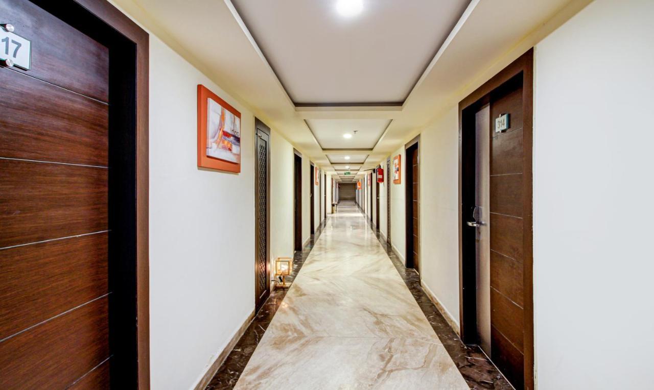 Treebo Trend Wood Bridge Hotell Hyderabad Exteriör bild